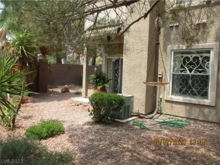 Photo #2: 2322237 Listing 