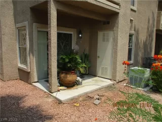 Photo #3: 2322237 Listing 