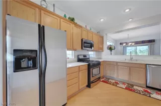 Photo #6: 2322248 Listing 