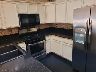 Photo #3: 2322321 Listing 