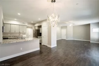 Photo #5: 2322372 Listing 