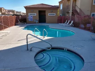 Photo #3: 2322380 Listing 