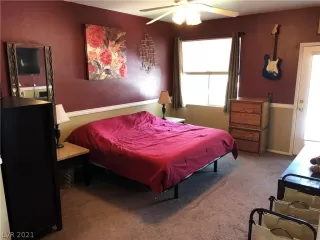 Photo #4: 2322382 Listing