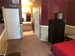 Photo #5: 2322382 Listing