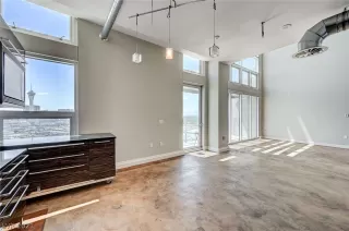 Photo #3: 2322386 Listing