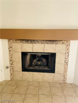 Photo #5: 2322387 Listing 
