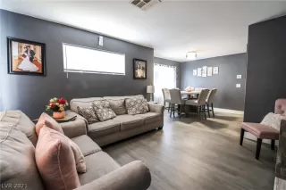 Photo #3: 2322406 Listing