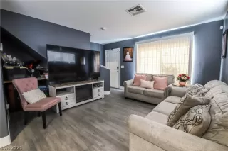 Photo #6: 2322406 Listing