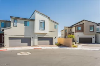 Photo #1: 2322426 Listing