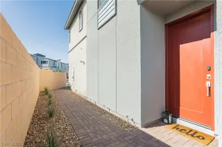 Photo #2: 2322426 Listing