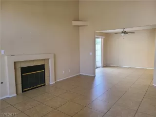 Photo #2: 2322434 Listing 