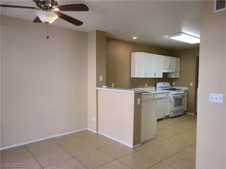 Photo #4: 2322434 Listing 