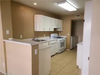 Photo #5: 2322434 Listing 