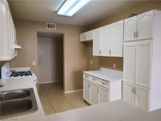 Photo #6: 2322434 Listing 