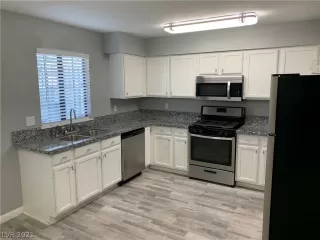 Photo #5: 2322468 Listing 