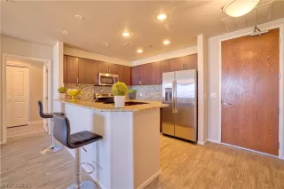 Photo #1: 2322490 Listing 