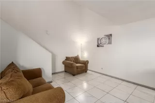 Photo #3: 2322492 Listing