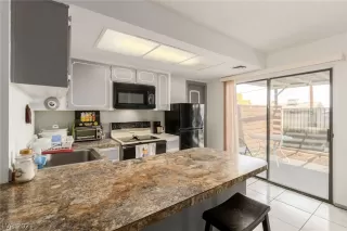 Photo #6: 2322492 Listing