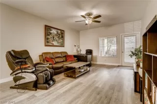 Photo #5: 2322504 Listing