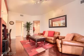 Photo #2: 2322516 Listing