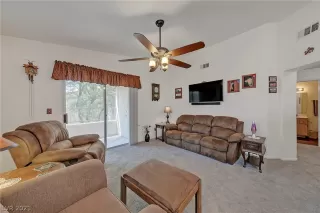 Photo #6: 2322538 Listing