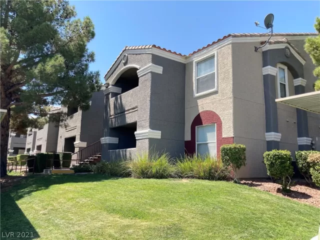 MLS: 2322542 Condo For Sale