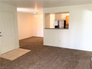 Photo #3: 2322542 Listing