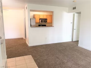 Photo #4: 2322542 Listing