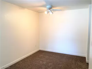 Photo #6: 2322542 Listing