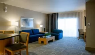 Photo #4: 2322555 Listing