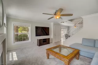 Photo #5: 2322578 Listing