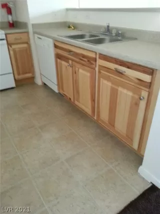 Photo #2: 2322596 Listing