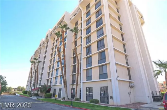 MLS: 2322606 Condo For Sale