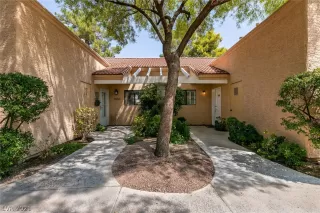 Photo #1: 2322621 Listing