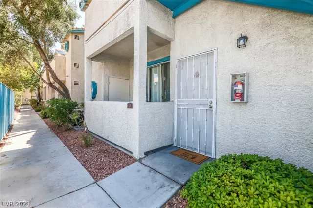 MLS: 2322622 Condo For Sale