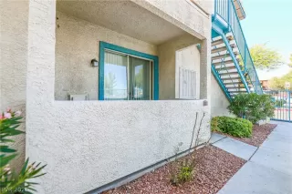 Photo #4: 2322622 Listing