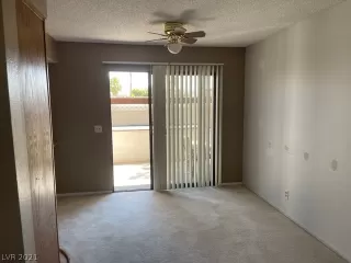 Photo #3: 2322647 Listing