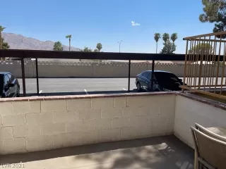 Photo #5: 2322647 Listing