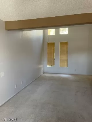 Photo #6: 2322647 Listing