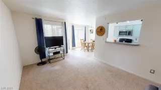 Photo #3: 2322658 Listing