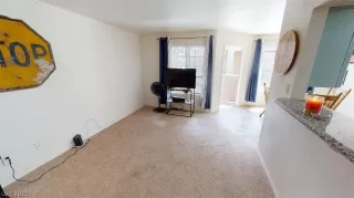 Photo #5: 2322658 Listing