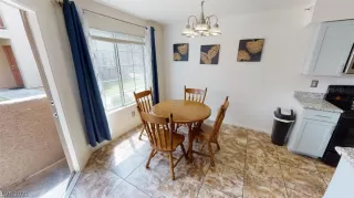 Photo #6: 2322658 Listing