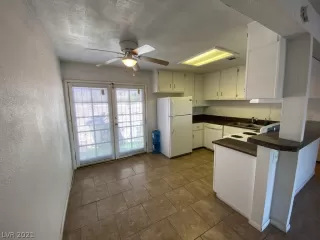 Photo #4: 2322661 Listing