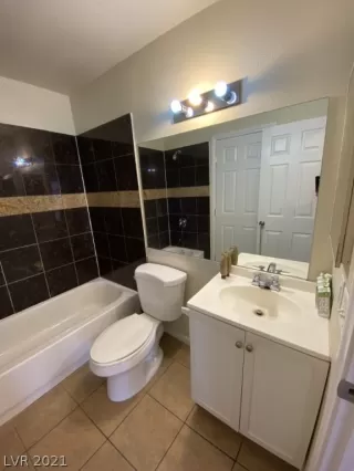 Photo #6: 2322661 Listing