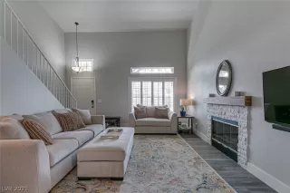 Photo #1: 2322685 Listing 