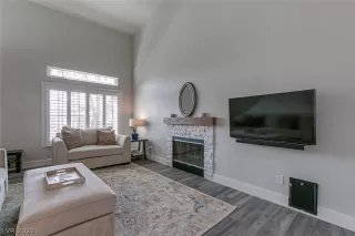 Photo #2: 2322685 Listing 