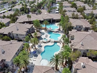 Photo #3: 2322713 Listing