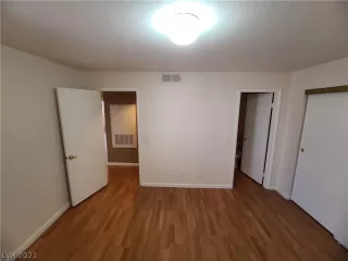 Photo #5: 2322741 Listing 