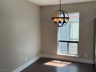 Photo #4: 2322742 Listing 