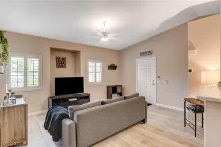 Photo #2: 2322750 Listing 